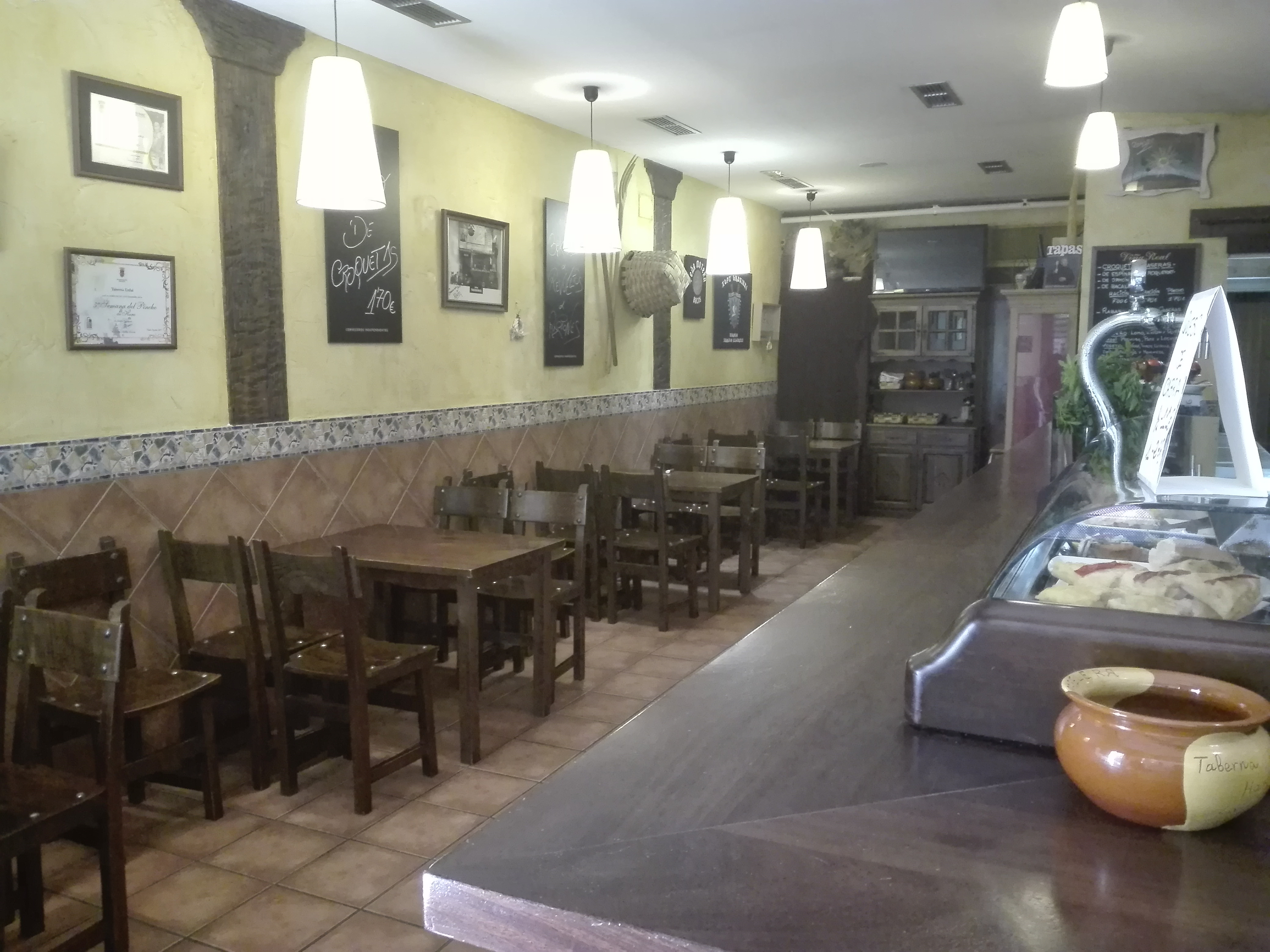 Cafetería Bar Taberna Urdai