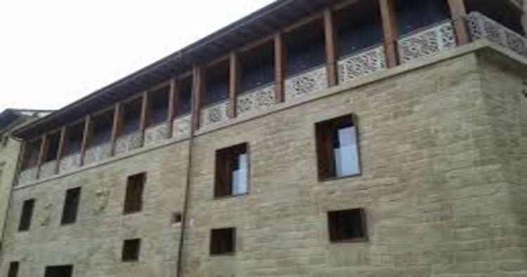 La biblioteca de Haro retoma su actividad cara al público sin acceso físico al recinto