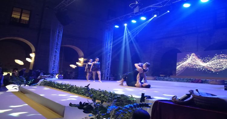 El Carnaval del Vino, más musical, hace las delicias del público