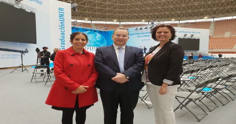 Laura Rivado y Natalia Sobrón participan en el acto de graduación de la UNIR