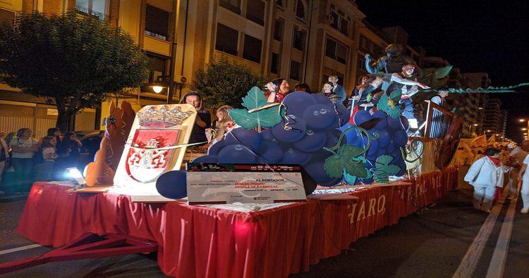 Haro logra el tercer premio en el concurso de carrozas de Logroño